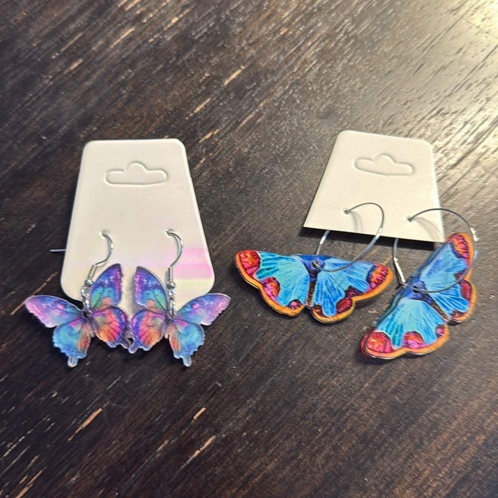 2 pairs of women’s fashion jewelry earrings butterfly lover vibrant colors​